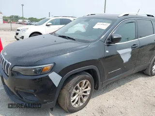 2019 Jeep Cherokee Latitude z VIN 1C4PJLCB2KD114541, wystawiony jako IAAI lot #42399685 z przebiegiem 174 052 mil mil oraz . Historia ofert i sprzedaży dostępna na DreamBid. Obrazek 6.