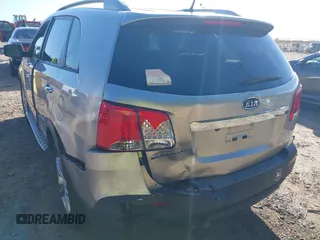 2013 Kia Sorento EX with VIN 5XYKU4A6XDG345785, listed as a IAAI auction lot 42199217 with 245,900 mi miles and . Bid and sale history available at DreamBid. Image 6.