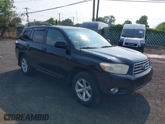 2009 Toyota Highlander z VIN JTEDS41A292082496, wystawiony jako IAAI lot #42495433 z przebiegiem 100 118 mil mil oraz . Historia ofert i sprzedaży dostępna na DreamBid. Obrazek 1.