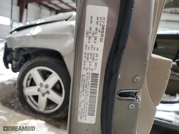 2008 Jeep Compass Sport with VIN 1J8FF47W48D642664, listed as a Copart auction lot 45213485 with 215,009 mi miles and Salvage Title. Bid and sale history available at carsss.com. Image 13.