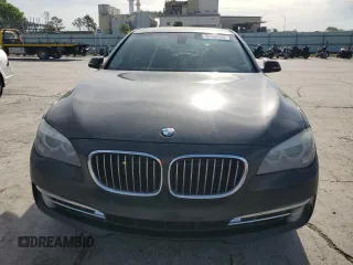 2013 BMW 7 Series 750i xDrive z VIN WBAYB6C50DD223559, wystawiony jako Copart lot #54000435 z przebiegiem 265 821 mil mil oraz Czysty tytuł • Clean title. Historia ofert i sprzedaży dostępna na DreamBid. Obrazek 5.