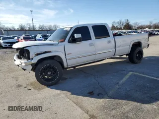 2004 GMC Sierra 2500HD SLT z VIN 1GTHK231X4F150326, wystawiony jako Copart lot #85207124 z przebiegiem 290 621 mil mil oraz Czysty tytuł • Clean title. Historia ofert i sprzedaży dostępna na DreamBid. Obrazek 1.