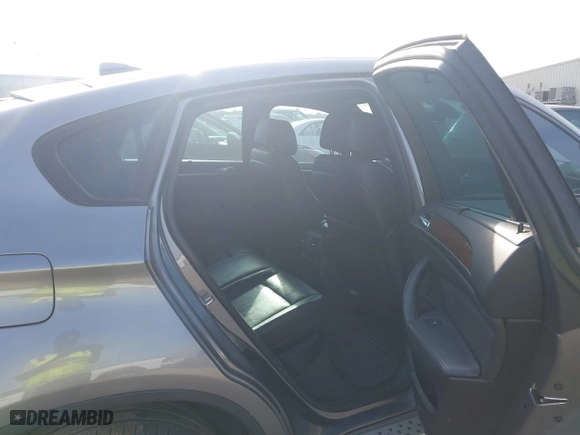 2014 BMW X6 xDrive35i with VIN 5UXFG2C58E0H11141, listed as a IAAI auction lot 42050279 with 191,119 mi miles. Bid and sale history available at carsss.com. Image 8.