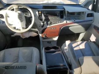 2011 Toyota Sienna XLE AAS with VIN 5TDYK3DC3BS123021, listed as a Copart auction lot 88336835 with 161,028 mi miles and Salvage Title. Bid and sale history available at DreamBid. Image 8.