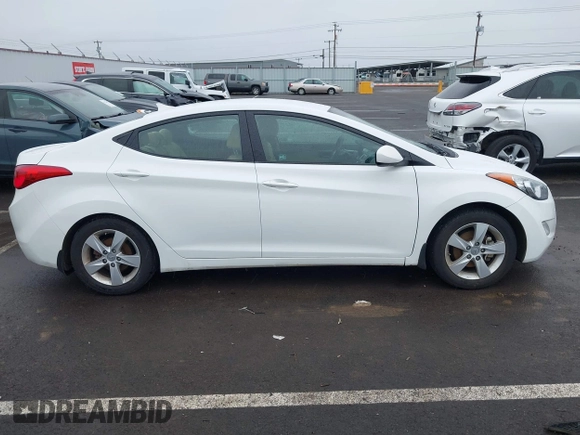 2013 Hyundai Elantra Limited z VIN 5NPDH4AEXDH423558, wystawiony jako IAAI lot #41764640 z przebiegiem 121 331 mil mil oraz . Historia ofert i sprzedaży dostępna na DreamBid. Obrazek 13.
