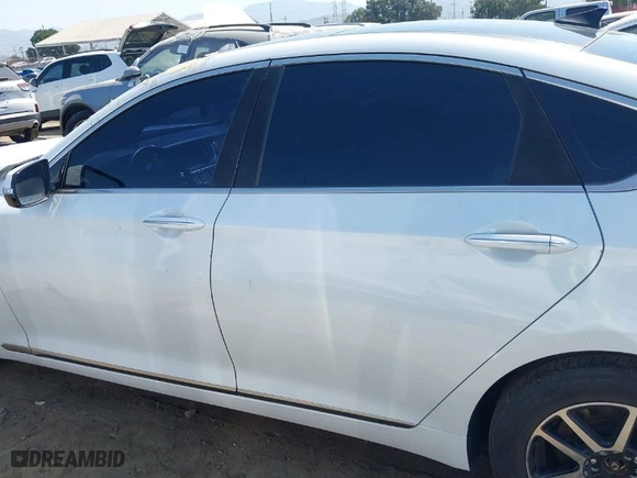 2018 Genesis G80 3.8L with VIN KMHGN4JE1JU225986, listed as a IAAI auction lot 39921592 with 30,509 mi miles. Bid and sale history available at carsss.com. Image 14.