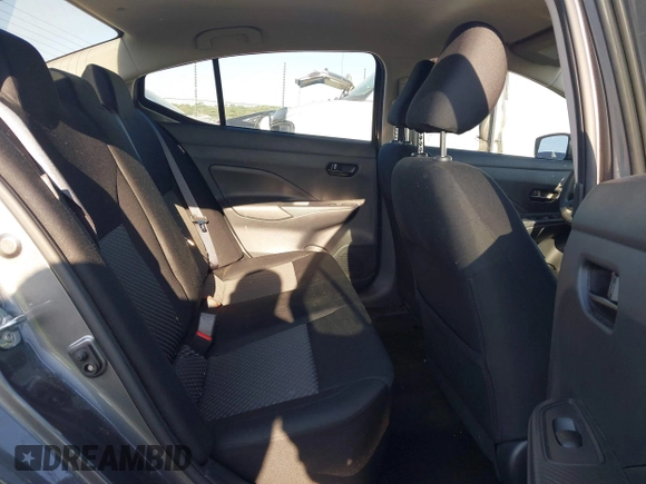 2024 Nissan Versa S z VIN 3N1CN8DV2RL910111, wystawiony jako IAAI lot #42028037 z przebiegiem 12 848 mil mil oraz . Historia ofert i sprzedaży dostępna na DreamBid. Obrazek 8.