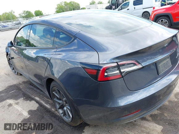 2022 Tesla Model 3 Long Range z VIN 5YJ3E1EB4NF175634, wystawiony jako IAAI lot #42021674 z przebiegiem 39 475 mil mil oraz . Historia ofert i sprzedaży dostępna na DreamBid. Obrazek 3.