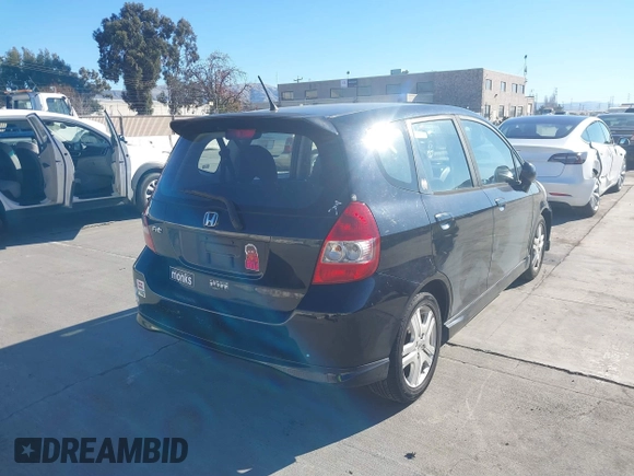 2007 Honda Fit Sport with VIN JHMGD37697S046406, listed as a IAAI auction lot 41302012 with 230,318 mi miles. Bid and sale history available at carsss.com. Image 4.