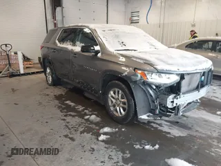2020 Chevrolet Traverse LS z VIN 1GNERFKW3LJ310374, wystawiony jako IAAI lot #41320911 z przebiegiem 35 551 mil mil oraz . Historia ofert i sprzedaży dostępna na DreamBid. Obrazek 1.