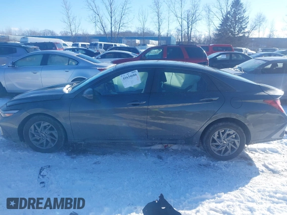 2024 Hyundai Elantra SEL with VIN KMHLM4DG0RU745218, listed as a IAAI auction lot 41634686 with 13,690 mi miles and . Bid and sale history available at DreamBid. Image 14.
