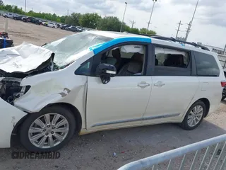 2017 Toyota Sienna XLE Auto Access Seat with VIN 5TDYZ3DC4HS776316, listed as a IAAI auction lot 42096706 with Not provided miles and . Bid and sale history available at DreamBid. Image 14.