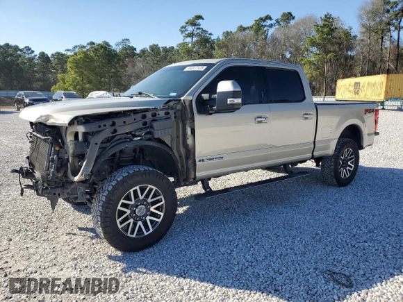 2017 Ford Super Duty F-250 SRW Lariat with VIN 1FT7W2BT9HEE00914, listed as a Copart auction lot 44317125 with 235,860 mi miles and Clean Title. Bid and sale history available at carsss.com. Image 1.