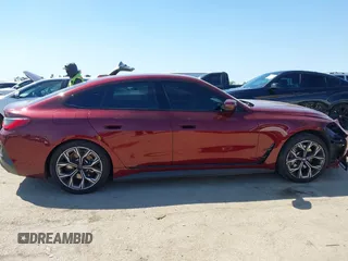 2023 BMW i4 eDrive40 z VIN WBY73AW05PFN76126, wystawiony jako IAAI lot #41856709 z przebiegiem 24 752 mil mil oraz . Historia ofert i sprzedaży dostępna na DreamBid. Obrazek 14.