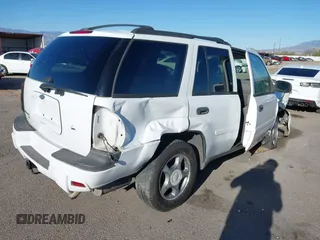 2008 Chevrolet TrailBlazer LT w/3LT with VIN 1GNDT13S282106193, listed as a IAAI auction lot 41823706 with 155,724 mi miles. Bid and sale history available at carsss.com. Image 4.