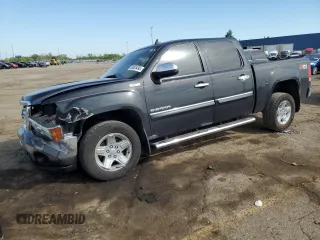 2010 GMC Sierra 1500 SLE z VIN 3GTRKVE30AG106138, wystawiony jako Copart lot #56485495 z przebiegiem 142 763 mil mil oraz Czysty tytuł • Clean title. Historia ofert i sprzedaży dostępna na DreamBid. Obrazek 1.