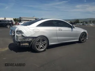 2010 Mercedes-Benz E 550 with VIN WDDKJ7CB5AF014783, listed as a Copart auction lot 54239565 with 157,025 mi miles and Salvage title. Bid and sale history available at DreamBid. Image 3.