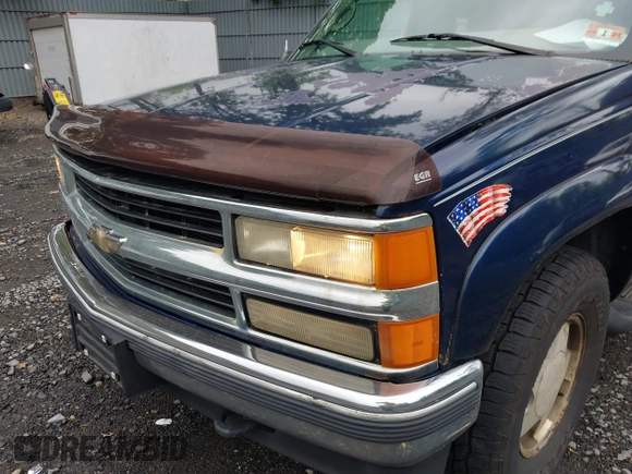 1998 Chevrolet Tahoe z VIN 1GNEK13R6WJ307523, wystawiony jako IAAI lot #42370506 z przebiegiem 268 361 mil mil oraz . Historia ofert i sprzedaży dostępna na DreamBid. Obrazek 6.