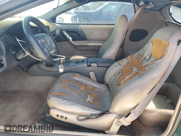 1997 Chevrolet Camaro Z28 z VIN 2G1FP22P0V2107947, wystawiony jako Copart lot #43237785 z przebiegiem Nie podano mil oraz Czysty tytuł • Clean title. Historia ofert i sprzedaży dostępna na DreamBid. Obrazek 7.