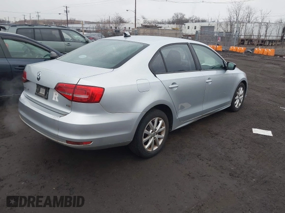 2015 Volkswagen Jetta SE с VIN 3VWD17AJ2FM354359, выставлен на аукционе IAAI как лот 41665595 с пробегом 155 748 миль миль и . История ставок и продаж доступна на DreamBid. Изображение 4.