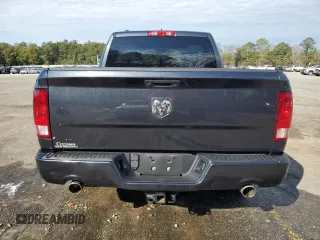 2018 Ram 1500 Express z VIN 1C6RR6KT8JS139605, wystawiony jako Copart lot #47211965 z przebiegiem 79 611 mil mil oraz Szkoda całkowita • Salvage title. Historia ofert i sprzedaży dostępna na DreamBid. Obrazek 6.