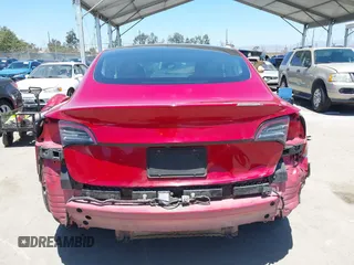 2023 Tesla Model 3 z VIN 5YJ3E1EA4PF454981, wystawiony jako IAAI lot #42704135 z przebiegiem 93 008 mil mil oraz . Historia ofert i sprzedaży dostępna na DreamBid. Obrazek 17.
