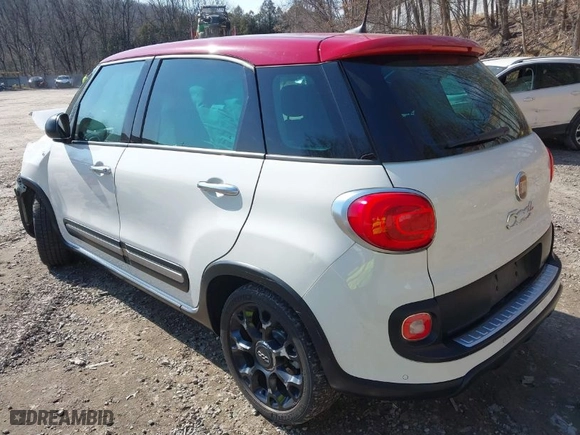 2017 FIAT 500L Trekking with VIN ZFBCFADH2HZ038986, listed as a IAAI auction lot 41781111 with NaN miles. Bid and sale history available at carsss.com. Image 3.