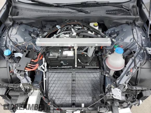 2025 Audi Q6 e-tron Premium Plus z VIN WA124BGF6SA005195, wystawiony jako Copart lot #42492975 z przebiegiem Nie podano mil oraz Szkody całkowita. Historia ofert i sprzedaży dostępna na DreamBid. Obrazek 13.