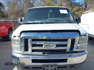 2013 Ford Econoline Cargo Commercial z VIN 1FTNE2EL0DDA69257, wystawiony jako IAAI lot #41703772 z przebiegiem 261 935 mil mil oraz . Historia ofert i sprzedaży dostępna na DreamBid. Obrazek 6.