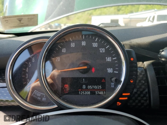 2014 MINI Hardtop S with VIN WMWXM7C50ET970033, listed as a Copart auction lot 56160735 with 125,208 mi miles and Salvage title. Bid and sale history available at DreamBid. Image 9.