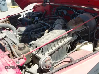 1992 Jeep Wrangler с VIN 2J4FY29S6NJ550604, выставлен на аукционе IAAI как лот 42923902 с пробегом 155 659 миль миль и . История ставок и продаж доступна на DreamBid. Изображение 17.