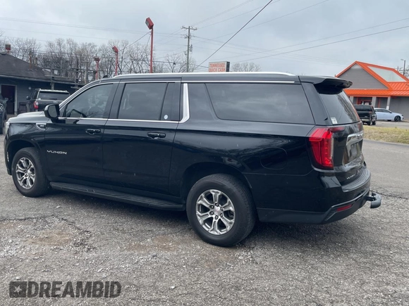 2022 GMC Yukon XL SLE with VIN 1GKS2FKD2NR318652, listed as a Copart auction lot 44574715 with 137,939 mi miles and Clean Title. Bid and sale history available at DreamBid. Image 3.