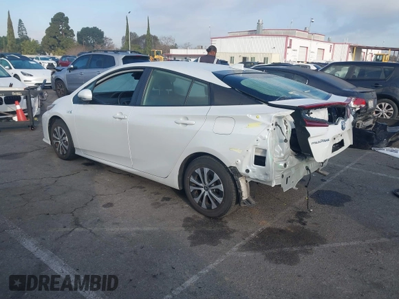 2021 Toyota Prius LE with VIN JTDKAMFP7M3193401, listed as a IAAI auction lot 41540021 with 45,822 mi miles and . Bid and sale history available at DreamBid. Image 3.