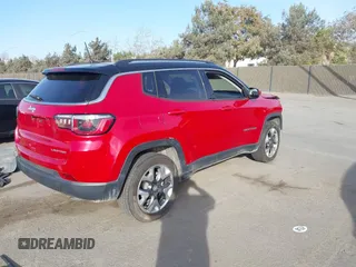 2018 Jeep Compass Limited with VIN 3C4NJDCB8JT264174, listed as a IAAI auction lot 41368415 with 67,594 mi miles. Bid and sale history available at carsss.com. Image 4.