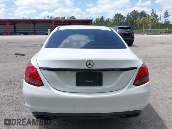 2017 Mercedes-Benz C 300 с VIN 55SWF4JB4HU206451, выставлен на аукционе IAAI как лот 42094778 с пробегом 76 046 миль миль и . История ставок и продаж доступна на DreamBid. Изображение 17.
