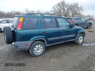 1998 Honda CR-V LX with VIN JHLRD2843WC011969, listed as a IAAI auction lot 41906450 with 210,854 mi miles. Bid and sale history available at carsss.com. Image 4.