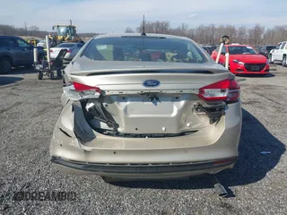 2018 Ford Fusion SE with VIN 3FA6P0H72JR127203, listed as a IAAI auction lot 41642076 with 74,034 mi miles. Bid and sale history available at carsss.com. Image 17.