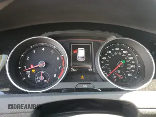 2018 Volkswagen Golf GTI S с VIN 3VW447AU6JM283158, выставлен на аукционе Copart как лот 55303065 с пробегом 70 077 миль миль и Списание • Salvage title. История ставок и продаж доступна на DreamBid. Изображение 9.
