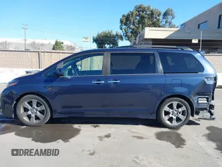 2018 Toyota Sienna SE with VIN 5TDXZ3DC8JS950681, listed as a IAAI auction lot 41389662 with 112,661 mi miles and . Bid and sale history available at DreamBid. Image 15.