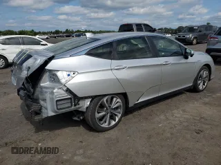 2019 Honda Clarity Plug-In Hybrid with VIN JHMZC5F18KC000064, listed as a Copart auction lot 68210234 with 70,273 mi miles and Salvage Title. Bid and sale history available at carsss.com. Image 3.