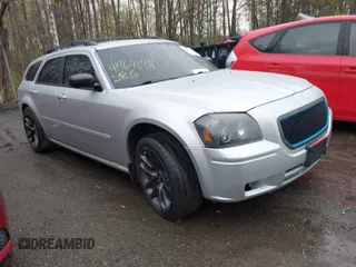 2005 Dodge Magnum SXT z VIN 2D8GZ48V05H579300, wystawiony jako IAAI lot #41964398 z przebiegiem 243 313 mil mil oraz . Historia ofert i sprzedaży dostępna na DreamBid. Obrazek 1.