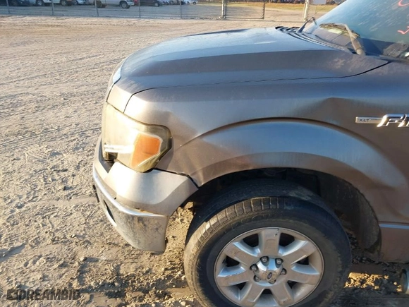 2013 Ford F-150 XL with VIN 1FTFX1CF0DFA71326, listed as a IAAI auction lot 41818945 with 261,183 mi miles. Bid and sale history available at carsss.com. Image 6.