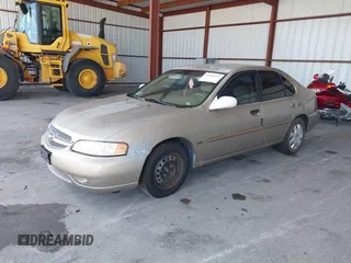 2001 Nissan Altima GXE z VIN 1N4DL01D11C140459, wystawiony jako IAAI lot #42268319 z przebiegiem 90 378 mil mil oraz . Historia ofert i sprzedaży dostępna na DreamBid. Obrazek 2.