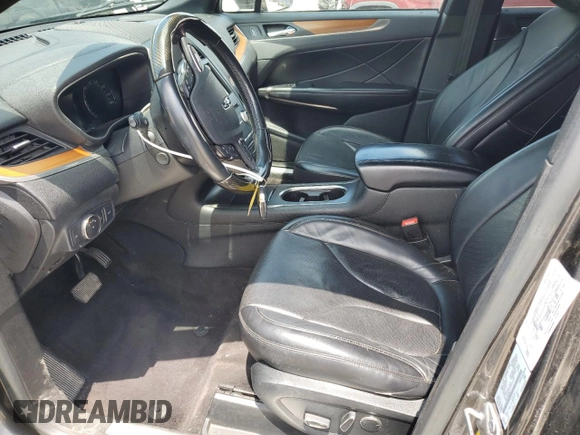 2017 Lincoln MKC Reserve with VIN 5LMTJ3DH9HUL45116, listed as a Copart auction lot 58634785 with 87,479 mi miles and Salvage title. Bid and sale history available at DreamBid. Image 7.