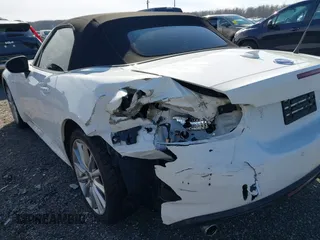 2020 FIAT 124 Spider Abarth with VIN JC1NFAEK9L0145379, listed as a IAAI auction lot 41608117 with 36,093 mi miles and . Bid and sale history available at DreamBid. Image 6.