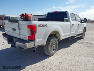 2019 Ford Super Duty F-250 SRW XL with VIN 1FT7W2B69KEC99875, listed as a IAAI auction lot 41675684 with 190,634 mi miles. Bid and sale history available at carsss.com. Image 4.