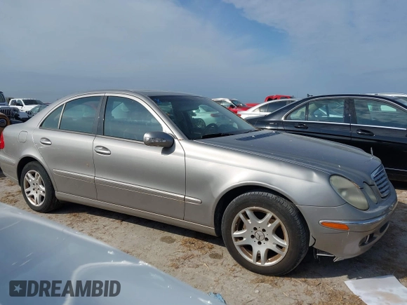 2006 Mercedes-Benz E-Class 3.5L with VIN WDBUF56J16A795803, listed as a IAAI auction lot 40613021 with 1 mi miles. Bid and sale history available at carsss.com. Image 13.