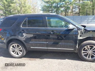 2019 Ford Explorer XLT z VIN 1FM5K8D83KGA01986, wystawiony jako IAAI lot #42114420 z przebiegiem 40 276 mil mil oraz . Historia ofert i sprzedaży dostępna na DreamBid. Obrazek 14.
