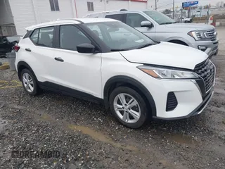2024 Nissan Kicks S with VIN 3N1CP5BV7RL552497, listed as a IAAI auction lot 41593015 with 15,500 mi miles. Bid and sale history available at carsss.com. Image 1.