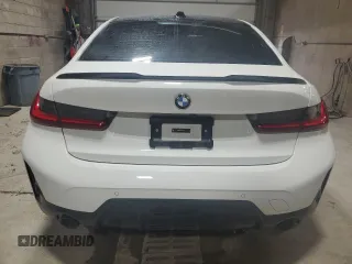 2025 BMW 3 Series 330i xDrive z VIN 3MW89CW08S8F13696, wystawiony jako Copart lot #51581325 z przebiegiem 5 903 mil mil oraz Szkoda całkowita • Salvage title. Historia ofert i sprzedaży dostępna na DreamBid. Obrazek 6.